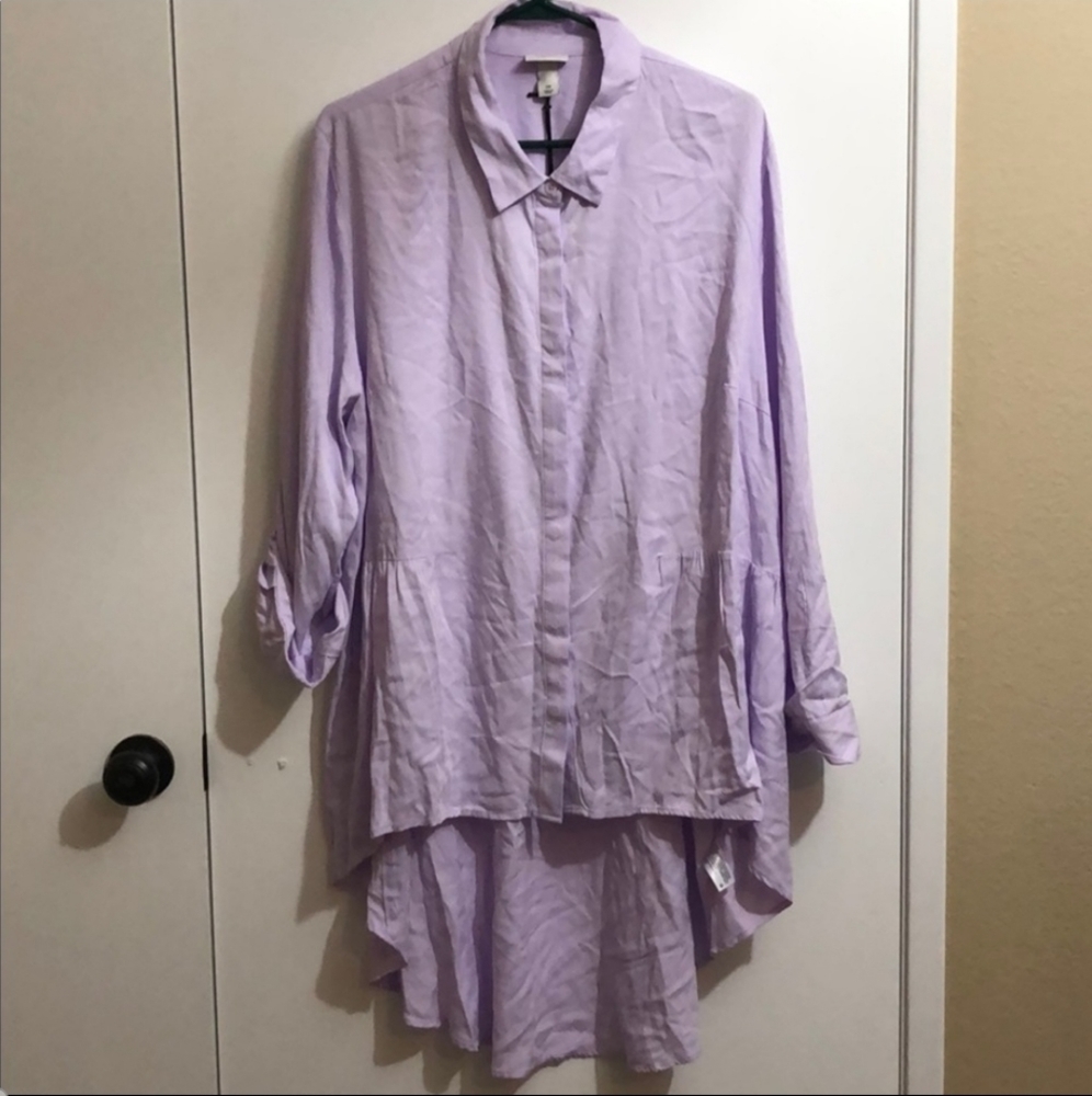 NWT Lavender High Low Top